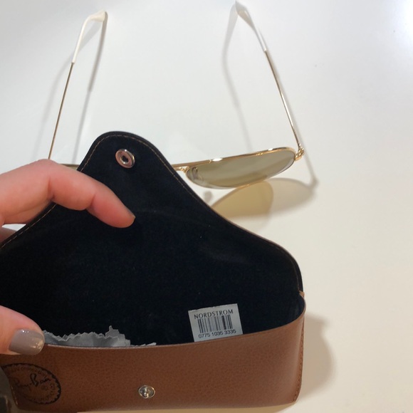 Ray Ban Aviator Sunglasses- Large - Picture 5 of 5